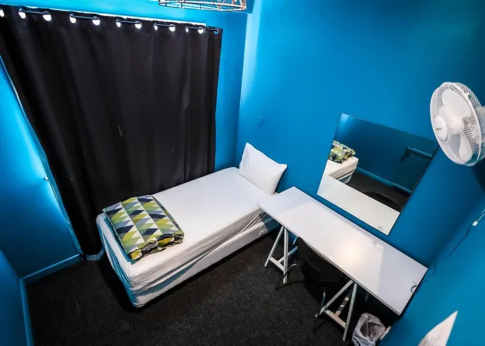 Crashpalace Backpackers Hostel